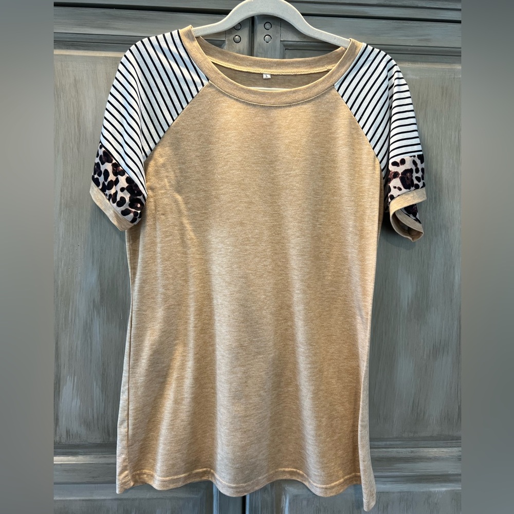 Large short sleeve tan/leopard print top